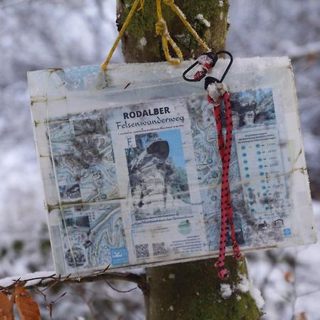 Ferienwohung Am Felsenwanderweg Im Pfaelzerwald Apartamento Rodalben Exterior foto